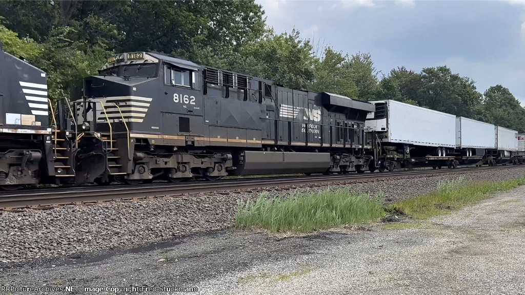 NS 8162